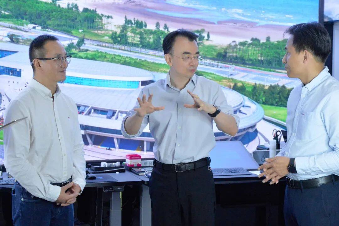 网龙网络公司董事长刘德建：让“企业号”装上“红...