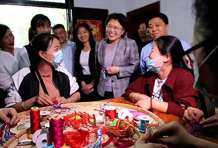 黄晓薇：扎实有效推动“四史”宣传教育进入寻常百姓家 团结引领广大妇女建功“十四五”