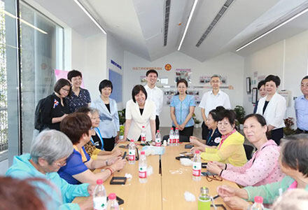 沈跃跃在上海调研时强调 持之以恒抓落实 坚持不懈抓基层 团结引领广大妇女坚定不移听党话跟党走