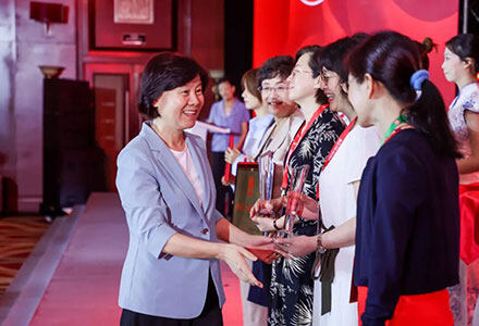 第七届中国女医师大会在京举行 “女医务工作者科技创新行动计划”启动