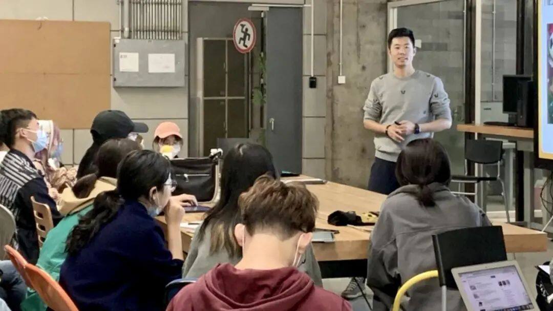 《游戏设计进阶和团队项目实践》开课                  