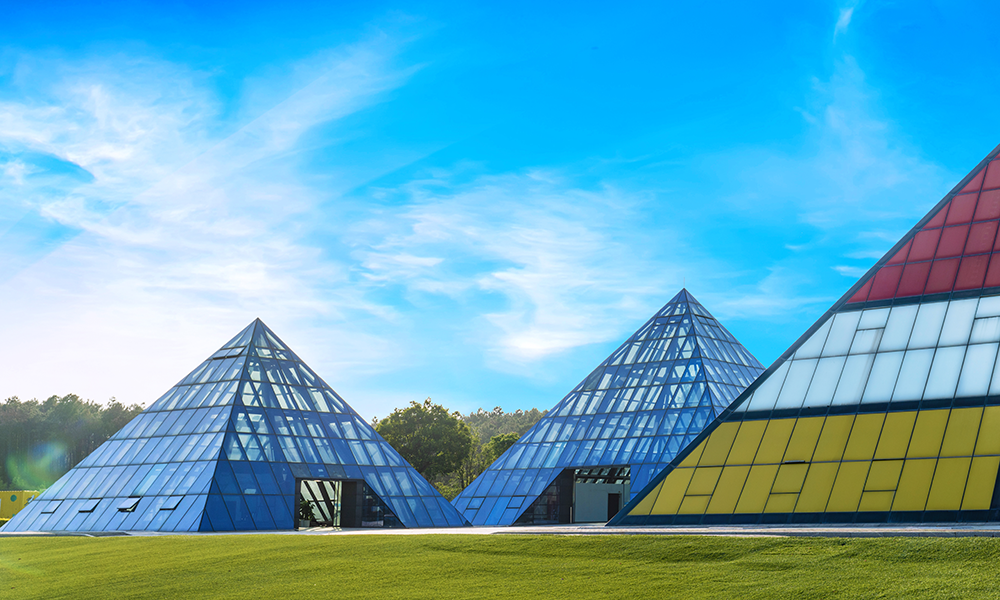 数字教育小镇特色金字塔